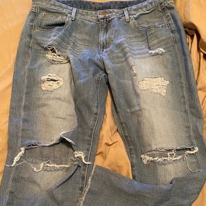 Light blue, crop, boyfriend frayed jeans